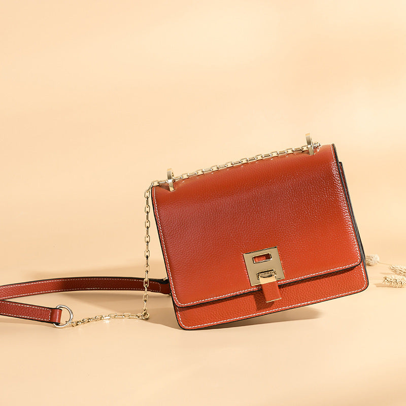 Chain shoulder bag head layer