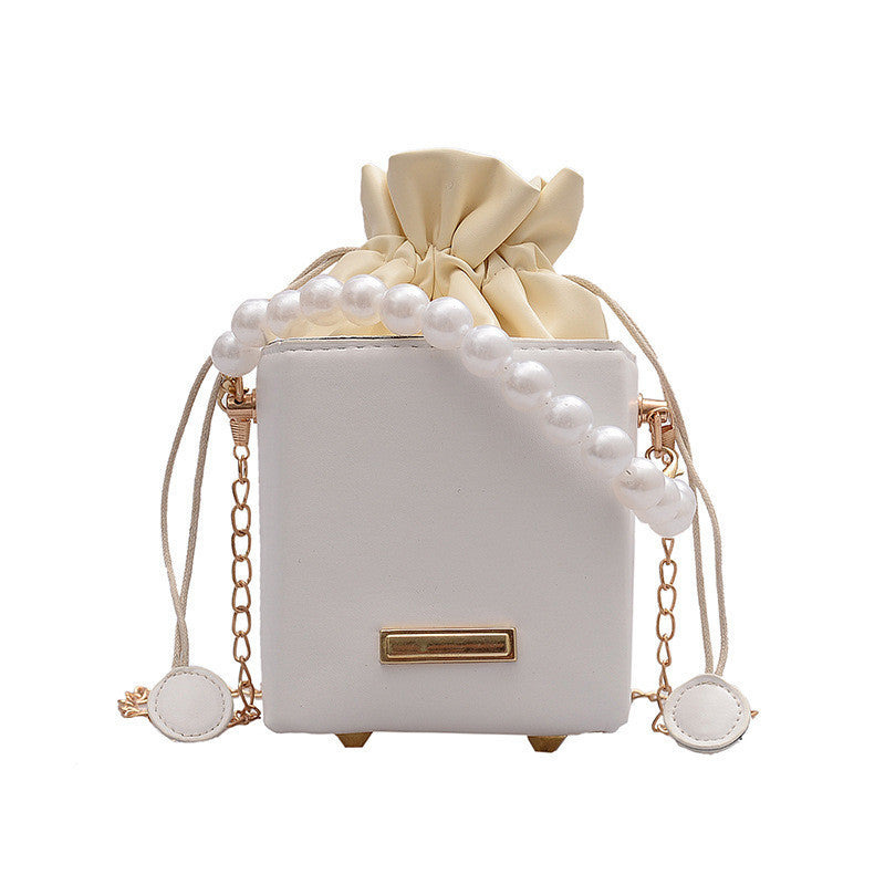 Popular All-match Pearl Portable Chain Messenger Bag