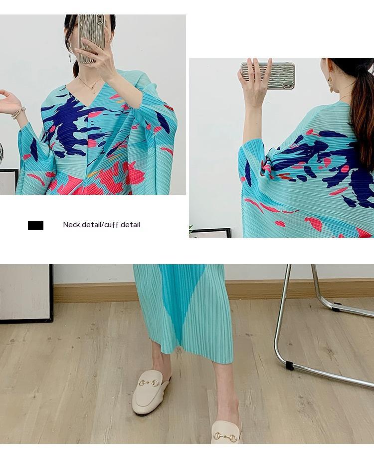 Elegant Printed Pleated V-neck Batwing Sleeve Dress